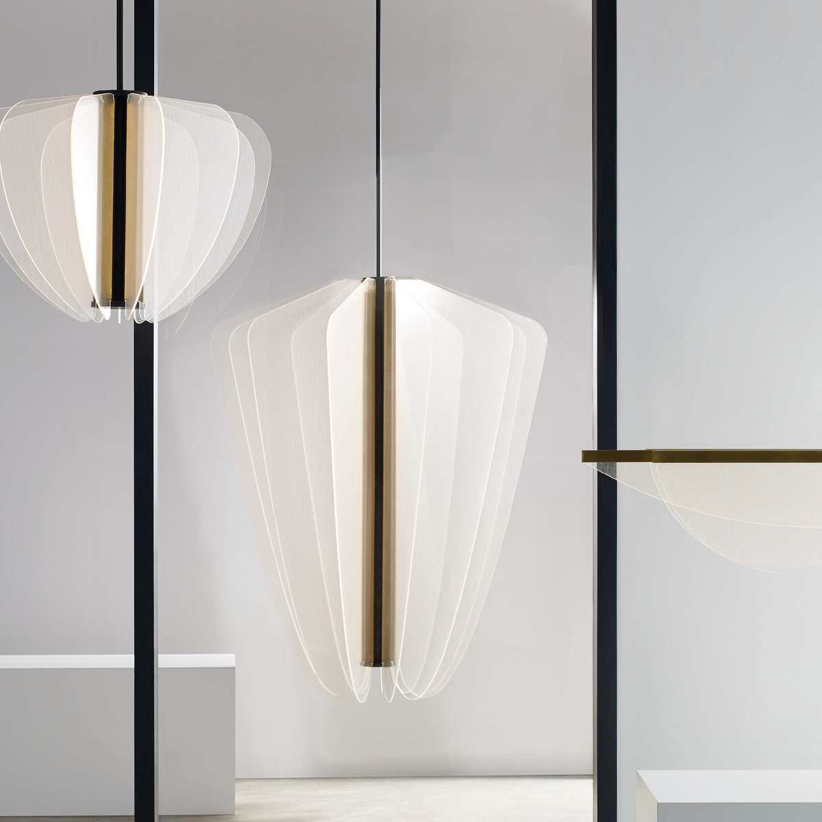 Sean Lavin Nyra 28 Chandelier