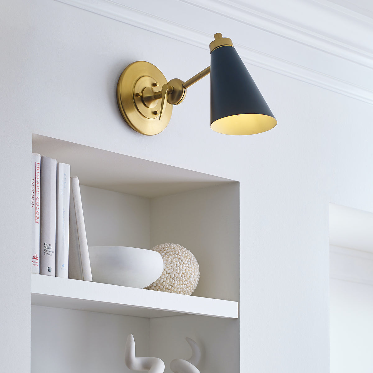 Signoret Task Sconce